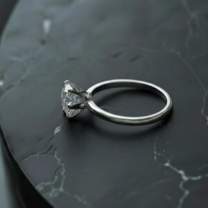 Signature Six-Prong – Timeless Balance