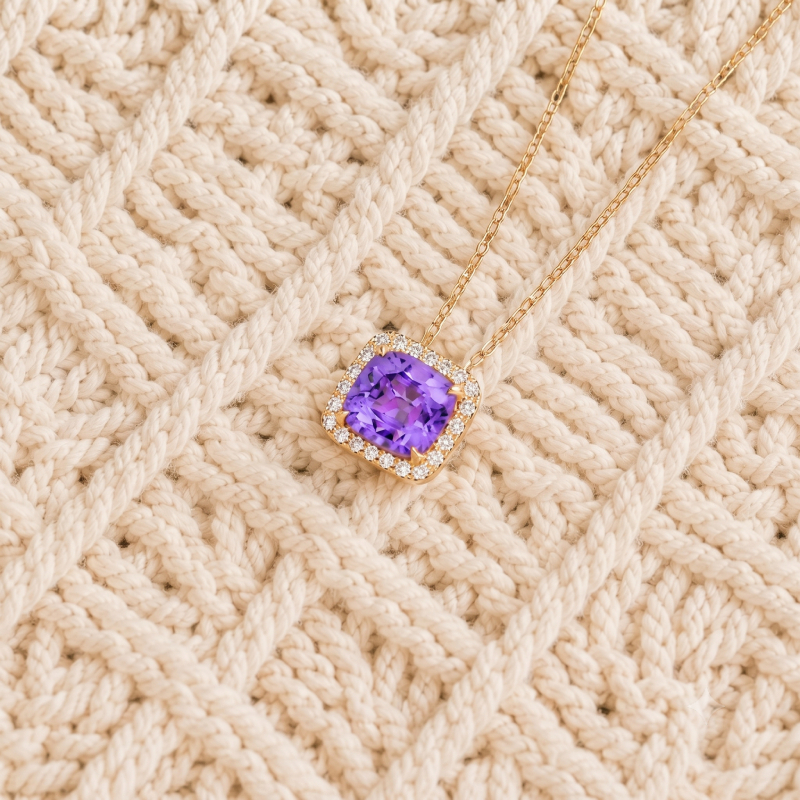 Lavender Spinel Pendant Necklace<BR>2.00 ct. 18K Gold - Image 2