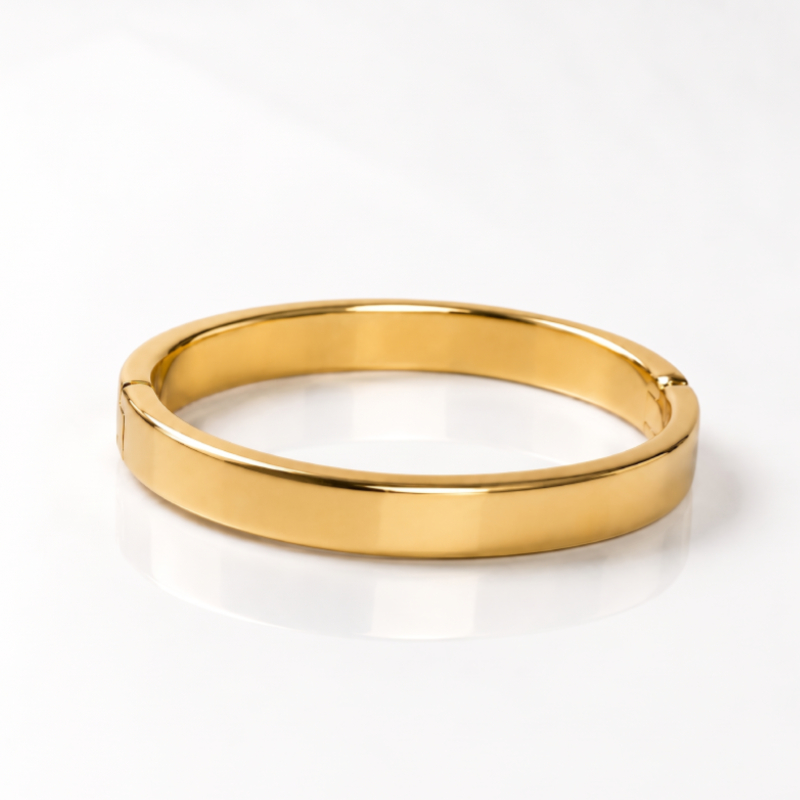 Tradional Gold Bangle<br>in 18K Gold