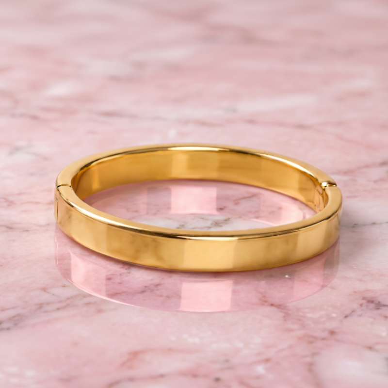 Tradional Gold Bangle<br>in 18K Gold - Image 2