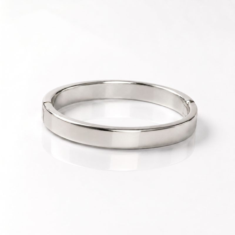 Tradional Gold Bangle<br>in 18K Gold - Image 4