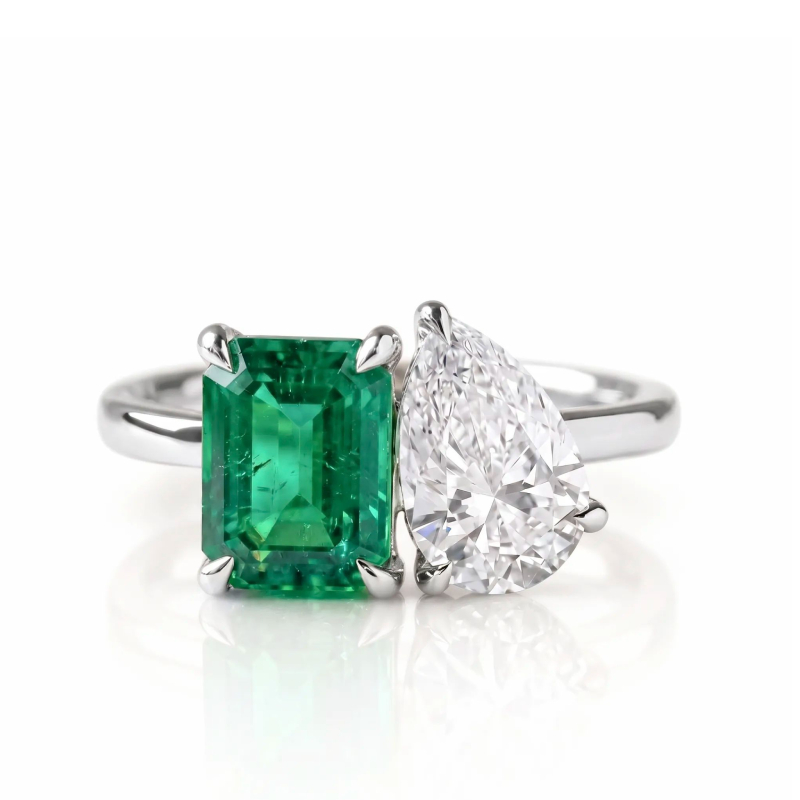 Toi et Moi Pear Shape Diamond & Emerald Ring<br>1.85 Ct. in 18K Gold - Image 3